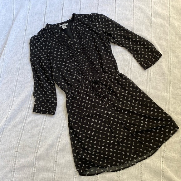 H&M little black printed dress with drawstring waist. - Picture 14 of 14